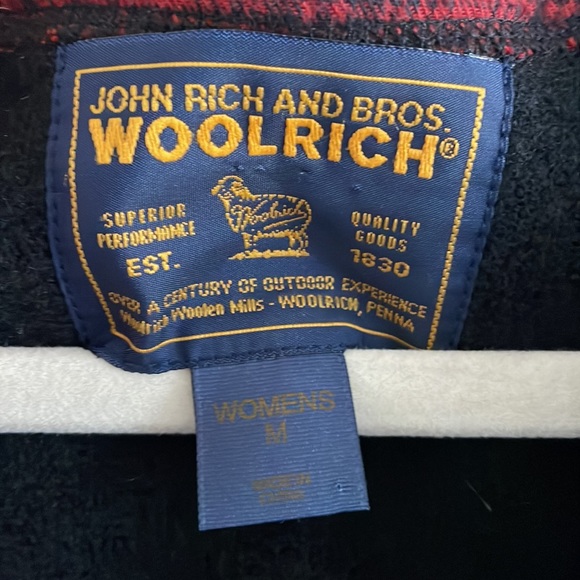 Woolwich wool vest with bear detailing - Picture 5 of 5